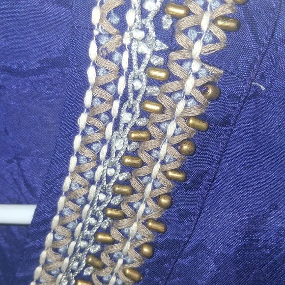 Chico Purple/Blue beaded Embroidered Short Sleeve top size 1/M - Picture 5 of 6